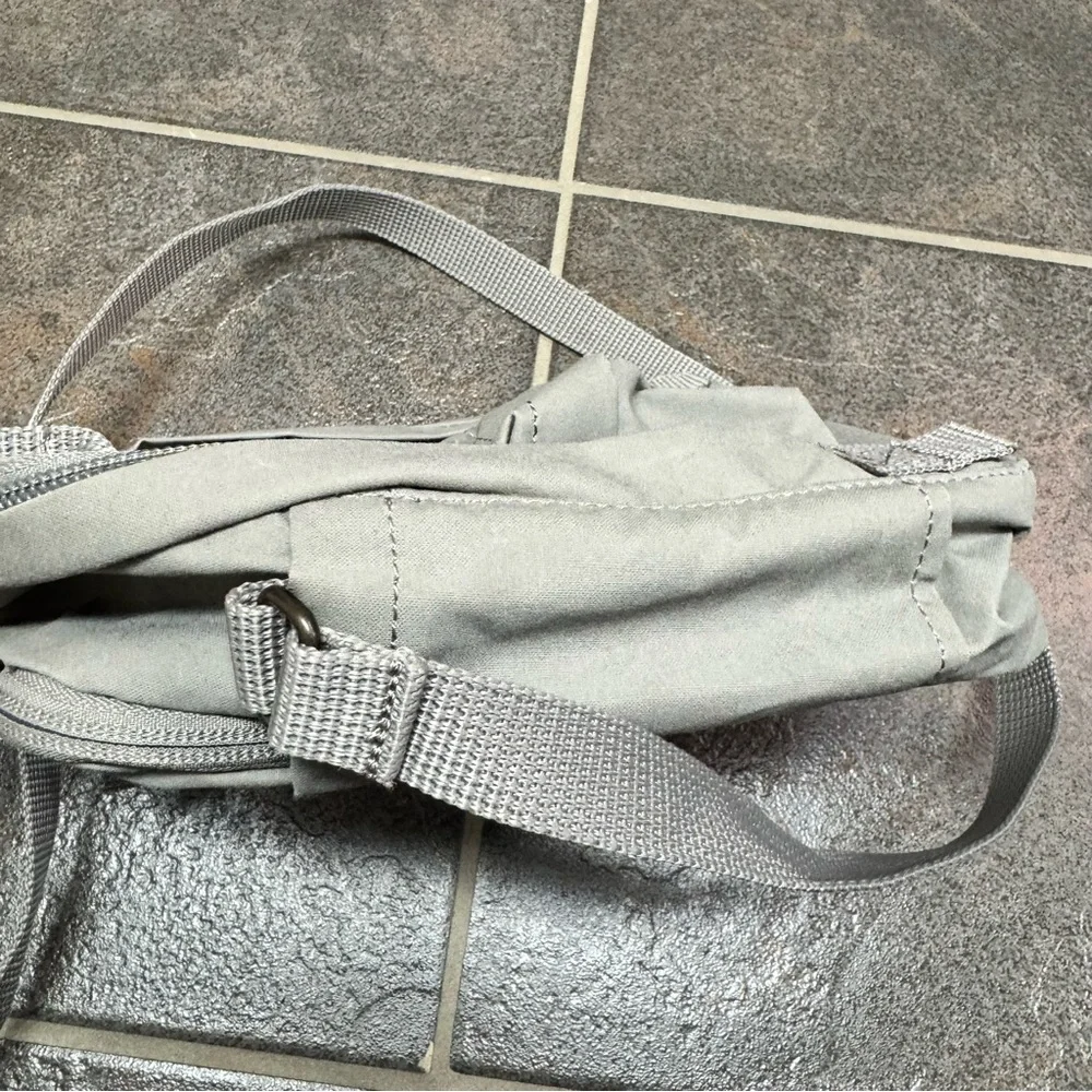 Fjallraven Kanken Sling Bag Mini Crossbody Purse Fog Gray Grey